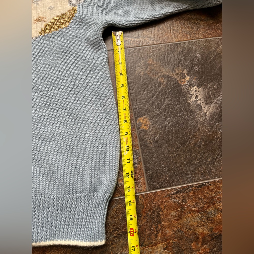 Vintage women’s Dana Scott feminine crew pull over blue cream sweater. Medium - Picture 11 of 14